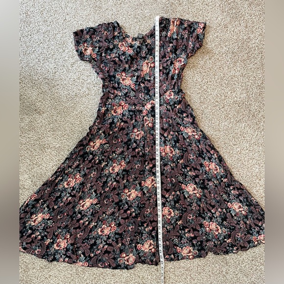 “Winter” Floral Dress - Picture 10 of 13